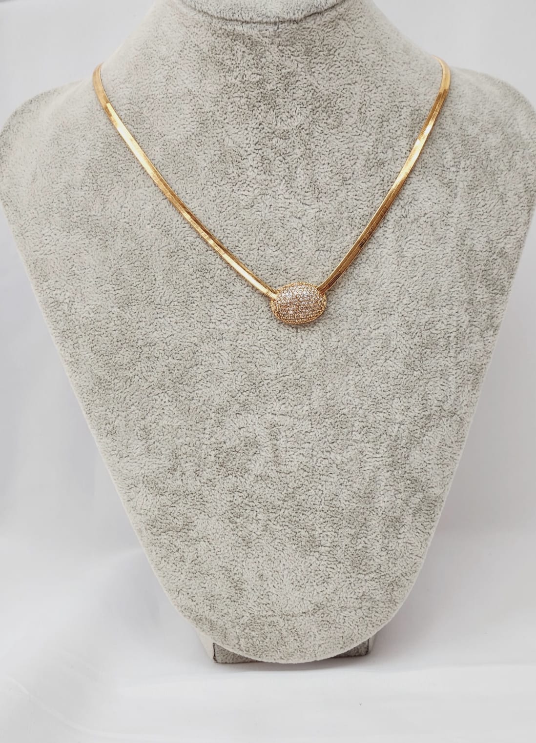 ALECYA AVEC PENDENTIF EN MAILLE 18K