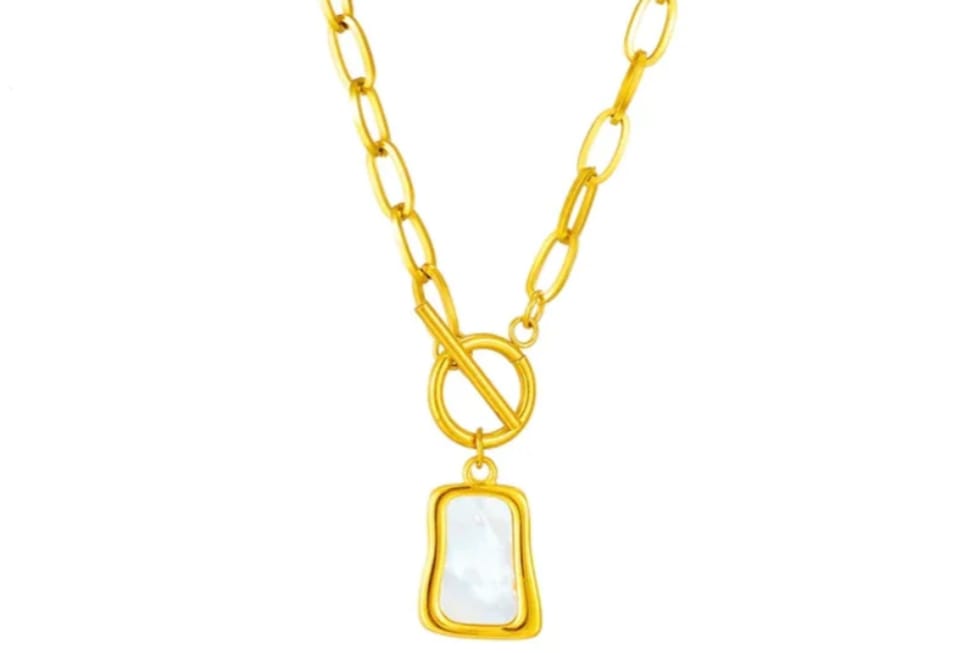 CAMELIA AVEC PENDENTIF BLANC NACRE ACIER INOXYDABLE 18K